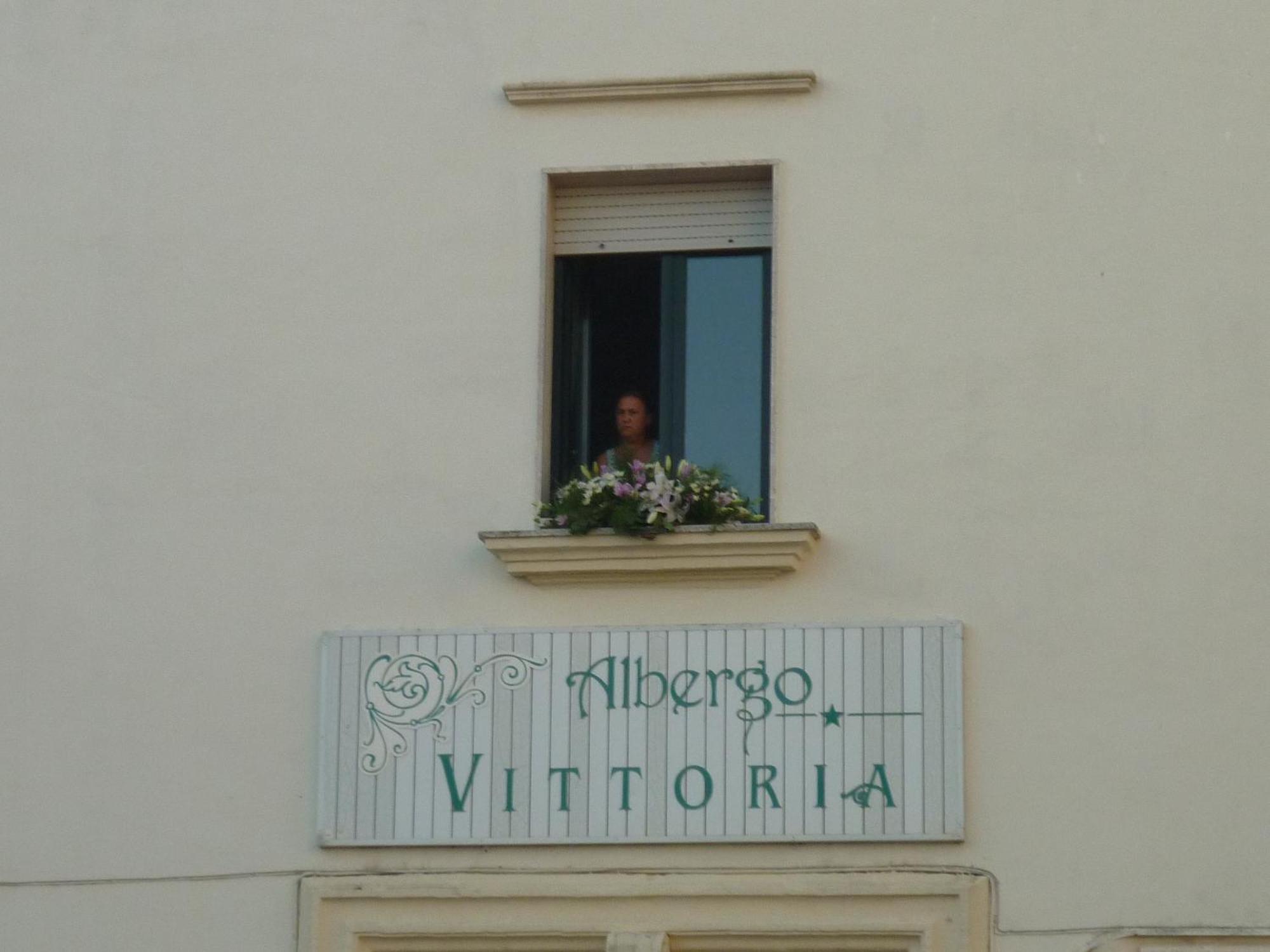 Albergo Vittoria Тавьяно Экстерьер фото