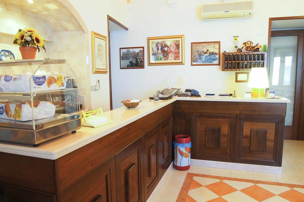 Albergo Vittoria Тавьяно Экстерьер фото