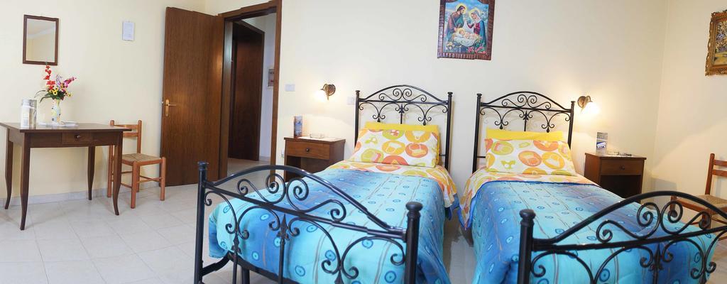 Albergo Vittoria Тавьяно Экстерьер фото