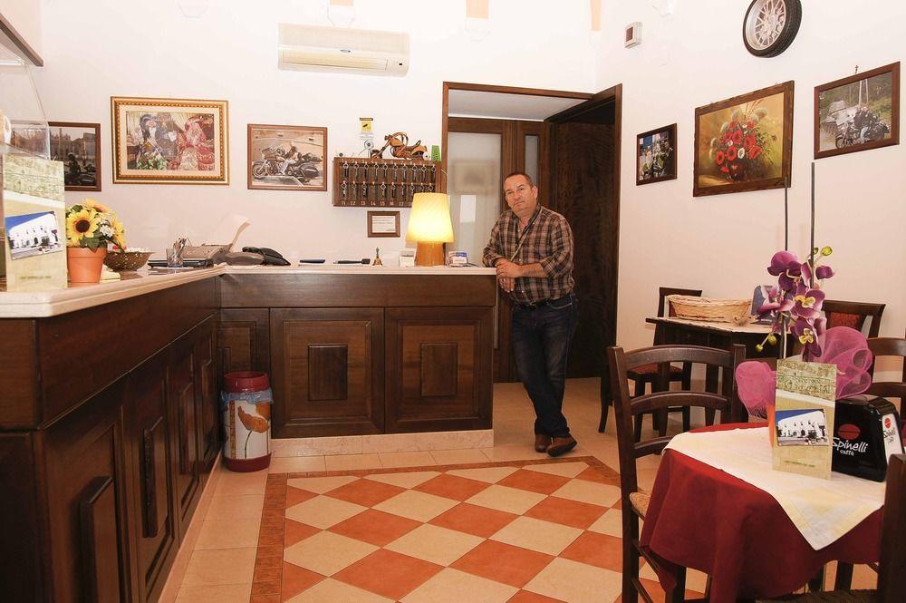 Albergo Vittoria Тавьяно Экстерьер фото